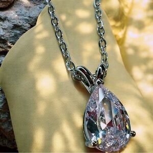 NEW 925 Sterling Silver Classic Pear Shaped Sparkling CZ Pendant Necklace